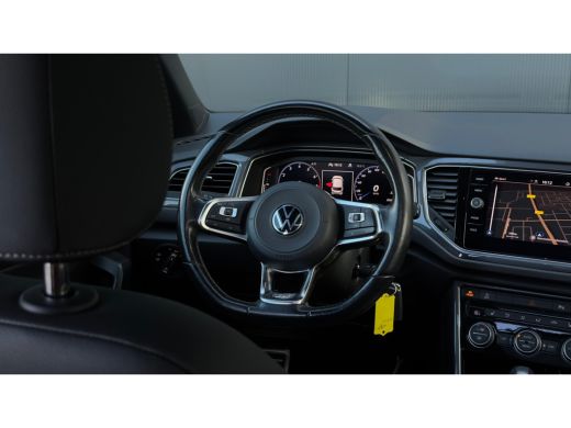 Volkswagen T-Roc 1.5 TSI Sport Business R | Panoramadak | Camera | Apple Carplay/Android Auto | Dodehoek | Stoelve... ActivLease financial lease
