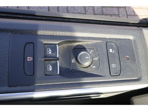 Volkswagen Transporter 2.0 TDI Bulli L1 H1 Automaat Leer Led 54dkm ActivLease financial lease