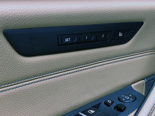 BMW 5 Serie Touring 530e M-Sport / Anniversary / X-Drive / / Harman Kardon / Panoramadak / Massagefunctie / T... ActivLease financial lease