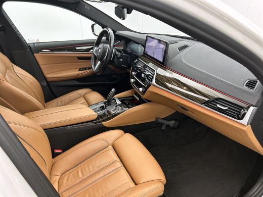 BMW 5 Serie Touring 530e M-Sport / Anniversary / X-Drive / / Harman Kardon / Panoramadak / Massagefunctie / T... ActivLease financial lease