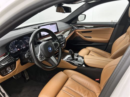 BMW 5 Serie Touring 530e M-Sport / Anniversary / X-Drive / / Harman Kardon / Panoramadak / Massagefunctie / T... ActivLease financial lease