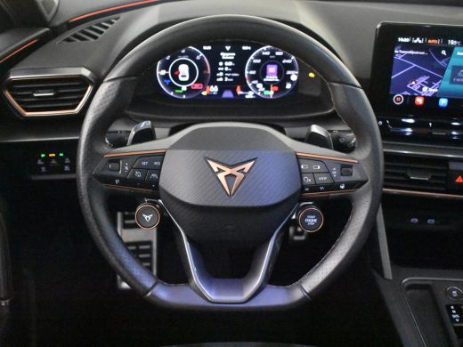 CUPRA Leon 1.4 e-Hybrid VZ Business l Pano Dak l Camera | Supersport Stuur l Adapt. CrControl l Elektr. Stoe... ActivLease financial lease