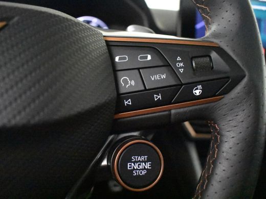 CUPRA Leon 1.4 e-Hybrid VZ Business l Pano Dak l Camera | Supersport Stuur l Adapt. CrControl l Elektr. Stoe... ActivLease financial lease