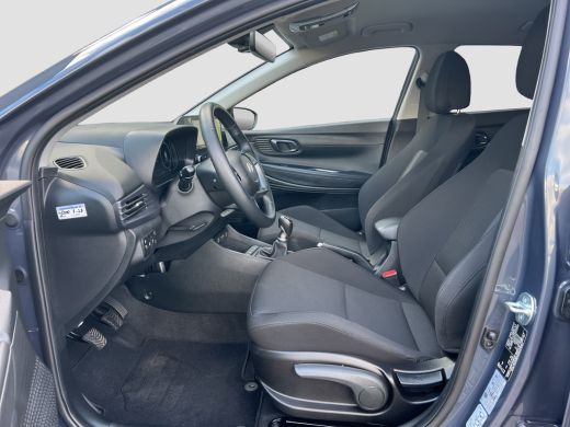Hyundai i20 1.0 T-GDI 100pk Premium | Camera | Carplay | Premium audio | Cruise controle | Navigatie | 17'' v... ActivLease financial lease