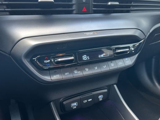 Hyundai i20 1.0 T-GDI 100pk Premium | Camera | Carplay | Premium audio | Cruise controle | Navigatie | 17'' v... ActivLease financial lease