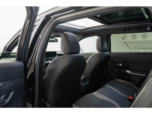 Jeep Compass 1.2 e-Hybrid First Edition | Tot 8 Jaar Garantie | Panoramadak | Elektrische Stoelverstelling | E... ActivLease financial lease