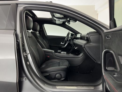 Mercedes-Benz A-Klasse 200 AMG-Styling Business Solution (INCL-BTW) Aut. *PANO | LEATHER-MICROFIBRE | FULL-LED | HEATED-... ActivLease financial lease