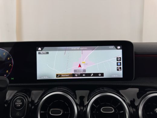 Mercedes-Benz A-Klasse 200 AMG-Styling Business Solution (INCL-BTW) Aut. *PANO | LEATHER-MICROFIBRE | FULL-LED | HEATED-... ActivLease financial lease