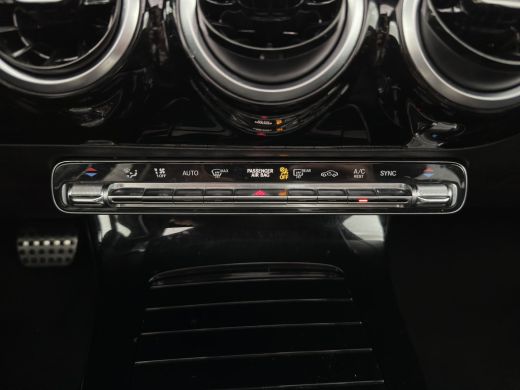 Mercedes-Benz A-Klasse 200 AMG-Styling Business Solution (INCL-BTW) Aut. *PANO | LEATHER-MICROFIBRE | FULL-LED | HEATED-... ActivLease financial lease