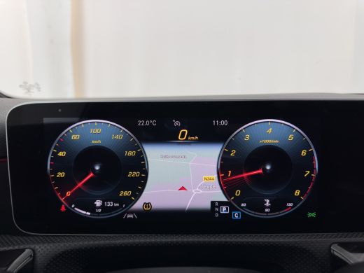 Mercedes-Benz A-Klasse 200 AMG-Styling Business Solution (INCL-BTW) Aut. *PANO | LEATHER-MICROFIBRE | FULL-LED | HEATED-... ActivLease financial lease