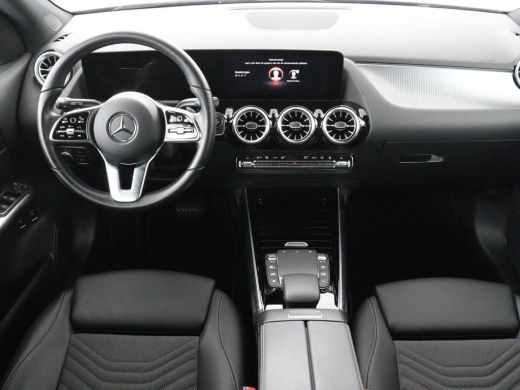 Mercedes-Benz GLA 250 e Luxury Line | SOH 92,9% | Half leder | Memory | Stoelverwarming | Adaptive cruise | Sfeerve... ActivLease financial lease