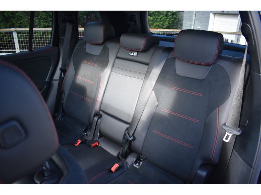 Mercedes-Benz GLB 180 AMG Line 7p | AMG Styling | Adaptief demping systeem | Dode-hoek detectie | Elektrisch schuif... ActivLease financial lease