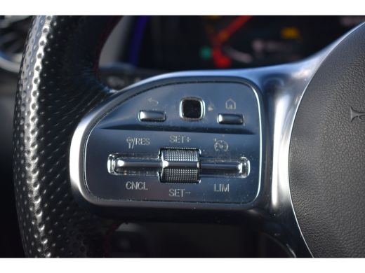 Mercedes-Benz GLB 180 AMG Line 7p | AMG Styling | Adaptief demping systeem | Dode-hoek detectie | Elektrisch schuif... ActivLease financial lease