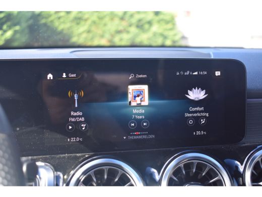 Mercedes-Benz GLB 180 AMG Line 7p | AMG Styling | Adaptief demping systeem | Dode-hoek detectie | Elektrisch schuif... ActivLease financial lease