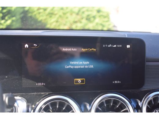 Mercedes-Benz GLB 180 AMG Line 7p | AMG Styling | Adaptief demping systeem | Dode-hoek detectie | Elektrisch schuif... ActivLease financial lease
