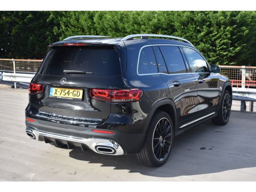 Mercedes-Benz GLB 180 AMG Line 7p | AMG Styling | Adaptief demping systeem | Dode-hoek detectie | Elektrisch schuif... ActivLease financial lease