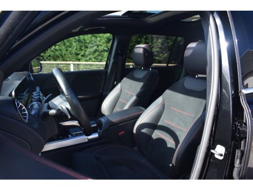 Mercedes-Benz GLB 180 AMG Line 7p | AMG Styling | Adaptief demping systeem | Dode-hoek detectie | Elektrisch schuif... ActivLease financial lease