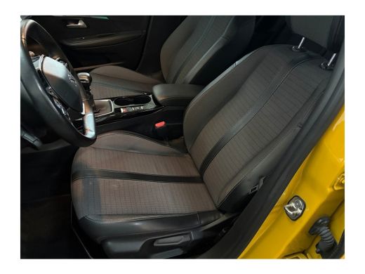 Peugeot 208 1.2 PureTech Allure | Climate Control | Cruise Control | Carplay | Getint Glas | Achterbank in de... ActivLease financial lease