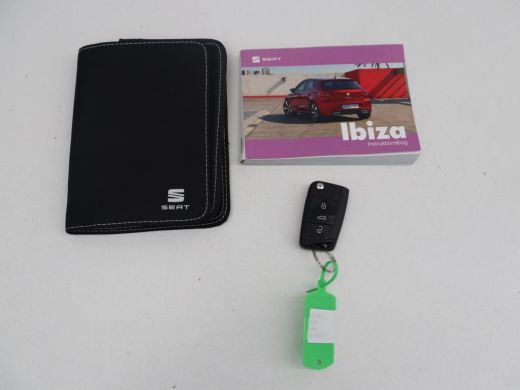 Seat Ibiza 1.0 EcoTSI FR Business Intense | Adaptive cruise | Camera | Carplay | Climate control | Stoelverw... ActivLease financial lease