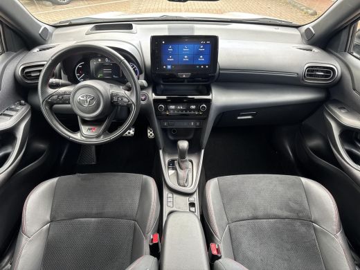Toyota Yaris Cross 1.5 Hybrid GR Sport | 06-10141018 Voor meer informatie ActivLease financial lease