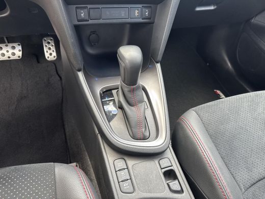 Toyota Yaris Cross 1.5 Hybrid GR Sport | 06-10141018 Voor meer informatie ActivLease financial lease