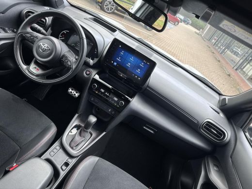 Toyota Yaris Cross 1.5 Hybrid GR Sport | 06-10141018 Voor meer informatie ActivLease financial lease