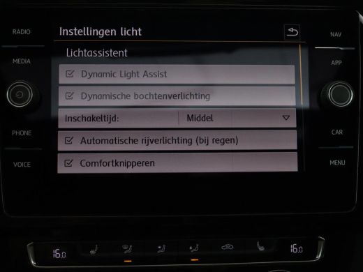 Volkswagen Arteon | Panoramadak | Leder/alcantara | Stoelverwarming | Adaptive cruise | Carplay | Sfeerverlichting ... ActivLease financial lease