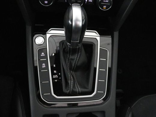 Volkswagen Arteon | Panoramadak | Leder/alcantara | Stoelverwarming | Adaptive cruise | Carplay | Sfeerverlichting ... ActivLease financial lease