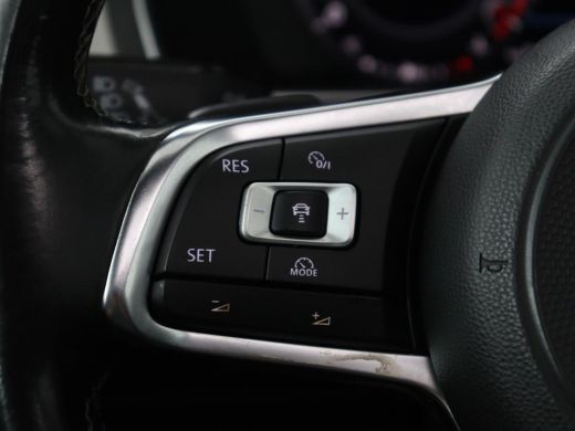 Volkswagen Arteon | Panoramadak | Leder/alcantara | Stoelverwarming | Adaptive cruise | Carplay | Sfeerverlichting ... ActivLease financial lease