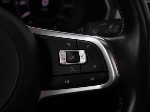 Volkswagen Arteon | Panoramadak | Leder/alcantara | Stoelverwarming | Adaptive cruise | Carplay | Sfeerverlichting ... ActivLease financial lease