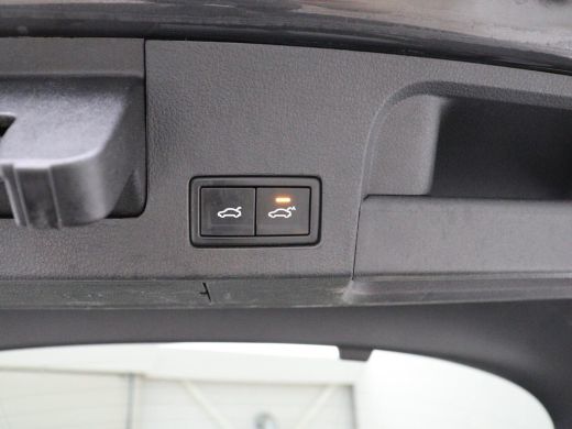 Volkswagen Arteon | Panoramadak | Leder/alcantara | Stoelverwarming | Adaptive cruise | Carplay | Sfeerverlichting ... ActivLease financial lease