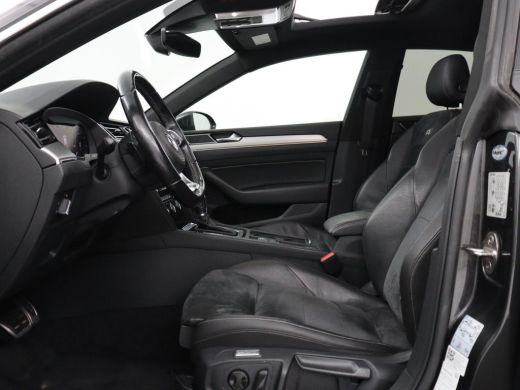 Volkswagen Arteon | Panoramadak | Leder/alcantara | Stoelverwarming | Adaptive cruise | Carplay | Sfeerverlichting ... ActivLease financial lease