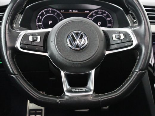 Volkswagen Arteon | Panoramadak | Leder/alcantara | Stoelverwarming | Adaptive cruise | Carplay | Sfeerverlichting ... ActivLease financial lease