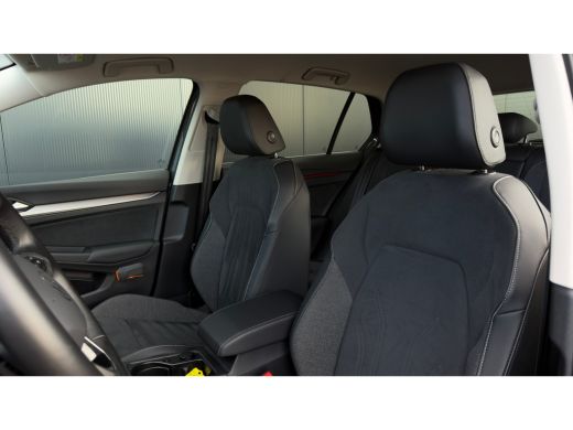 Volkswagen Golf 204pk 1.5 eHybrid Style Edition | Trekhaak | Adaptive Cruise | Camera | Carplay | ErgoComfort Sto... ActivLease financial lease