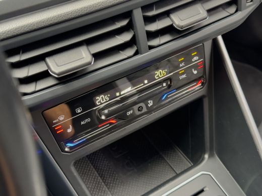 Volkswagen Polo 1.0 TSI 2X R-LINE NAVI CAMERA  DIGI-DASH APPLE-CARPLAY LED LMV PDC ActivLease financial lease