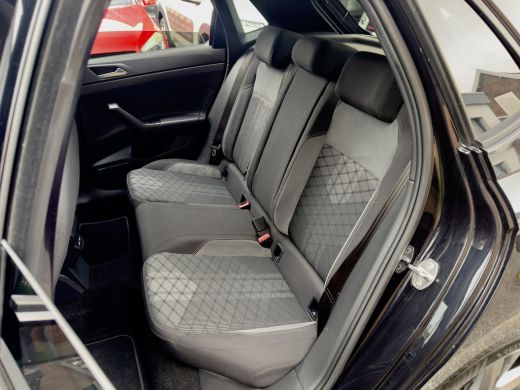 Volkswagen Polo 1.0 TSI 2X R-LINE NAVI CAMERA  DIGI-DASH APPLE-CARPLAY LED LMV PDC ActivLease financial lease