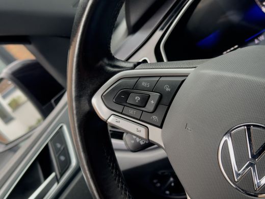 Volkswagen Polo 1.0 TSI 2X R-LINE NAVI CAMERA  DIGI-DASH APPLE-CARPLAY LED LMV PDC ActivLease financial lease