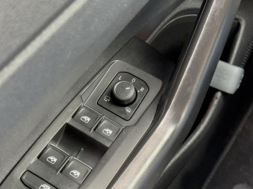Volkswagen Polo 1.0 TSI 2X R-LINE NAVI CAMERA  DIGI-DASH APPLE-CARPLAY LED LMV PDC ActivLease financial lease