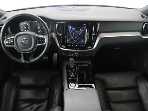 Volvo  S60 2.0 Recharge T8 AWD R-Design | SOH 95,6% | 360 Camera | Trekhaak | Navigatie | Apple Carplay | St... ActivLease financial lease
