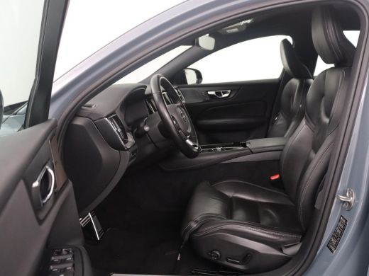 Volvo  S60 2.0 Recharge T8 AWD R-Design | SOH 95,6% | 360 Camera | Trekhaak | Navigatie | Apple Carplay | St... ActivLease financial lease