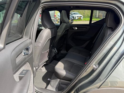 Volvo  XC40 B4 197PK Plus Dark Trekhaak | Panoramadak | Nubuck |  Privacy glas | Pixel LED ActivLease financial lease