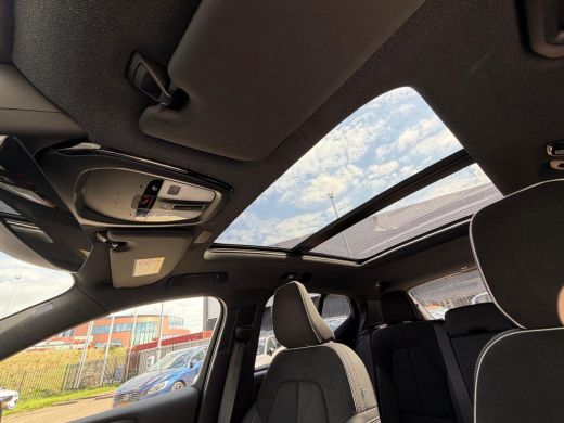 Volvo  XC40 B4 197PK Plus Dark Trekhaak | Panoramadak | Nubuck |  Privacy glas | Pixel LED ActivLease financial lease