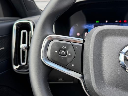 Volvo  XC40 B4 197PK Plus Dark | Trekhaak | Power Seats | Harman Kardon | Priv. glas | Verw. voorruit ActivLease financial lease