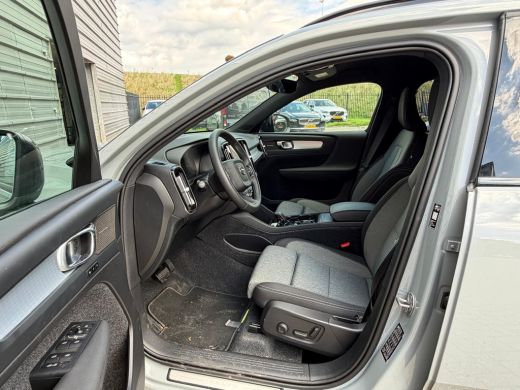 Volvo  XC40 B4 197PK Plus Dark | Trekhaak | Power Seats | Harman Kardon | Priv. glas | Verw. voorruit ActivLease financial lease