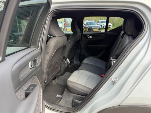 Volvo  XC40 B4 197PK Plus Dark | Trekhaak | Power Seats | Harman Kardon | Priv. glas | Verw. voorruit ActivLease financial lease