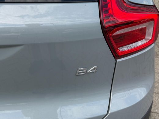 Volvo  XC40 B4 197PK Plus Dark | Trekhaak | Power Seats | Harman Kardon | Priv. glas | Verw. voorruit ActivLease financial lease