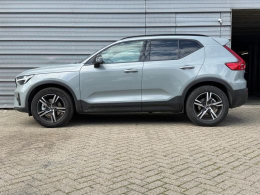 Volvo  XC40 B4 197PK Plus Dark | Trekhaak | Power Seats | Harman Kardon | Priv. glas | Verw. voorruit ActivLease financial lease