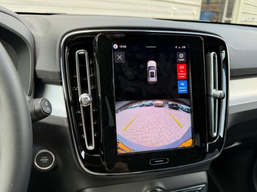 Volvo  XC40 B4 197PK Plus Dark | Trekhaak | Power Seats | Harman Kardon | Priv. glas | Verw. voorruit ActivLease financial lease