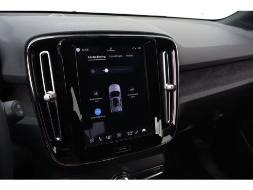 Volvo  XC40 Recharge Core 70 kWh | 19" All Seasons | Trekhaak | ActivLease financial lease