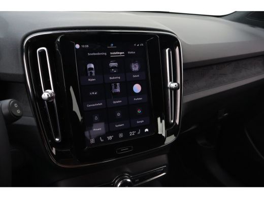 Volvo  XC40 Recharge Core 70 kWh | 19" All Seasons | Trekhaak | ActivLease financial lease